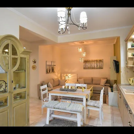 Noras House